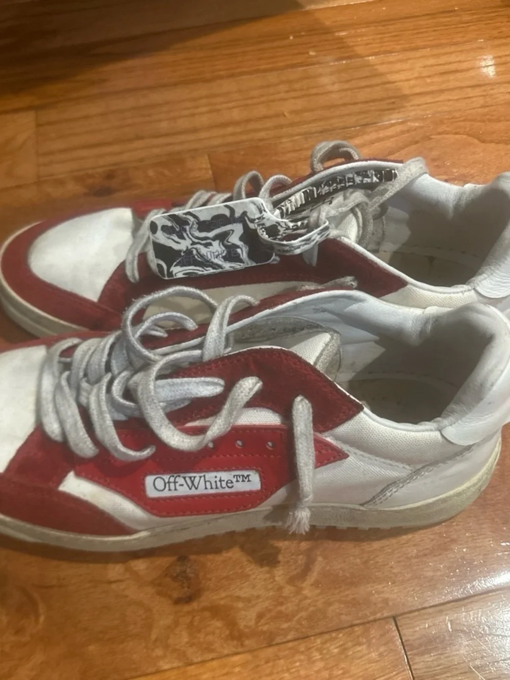 OFF WHITE Men's Red and White Casual Sneakers - Classic Athletic Style